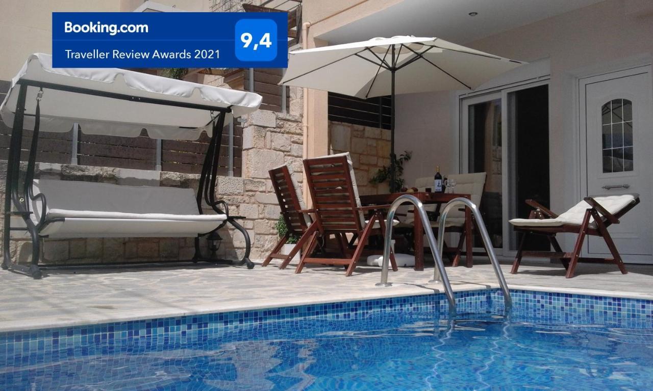“Theeporto” Maisonette With Pool ゴウヴァイ エクステリア 写真